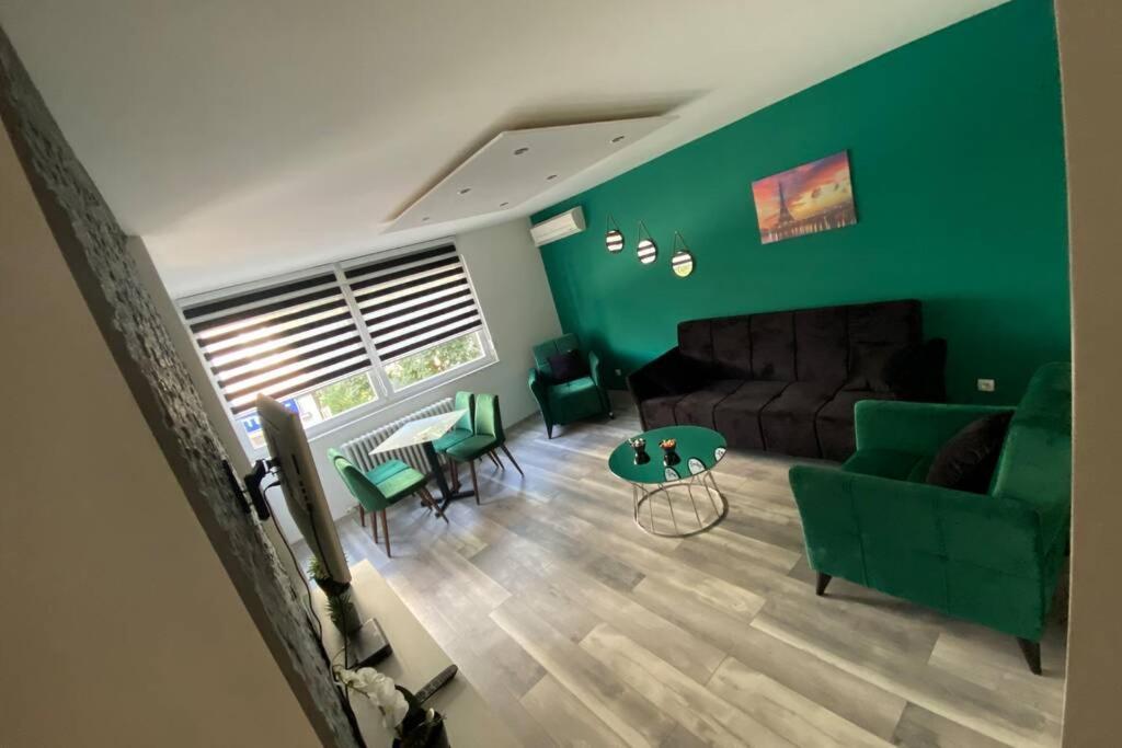 Apartman Omar Stan Na Dan Besplatan Parking Szarajevó Kültér fotó