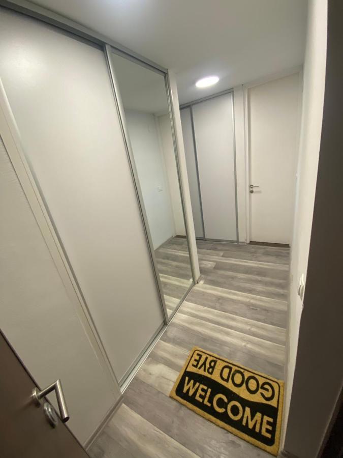 Apartman Omar Stan Na Dan Besplatan Parking Szarajevó Kültér fotó