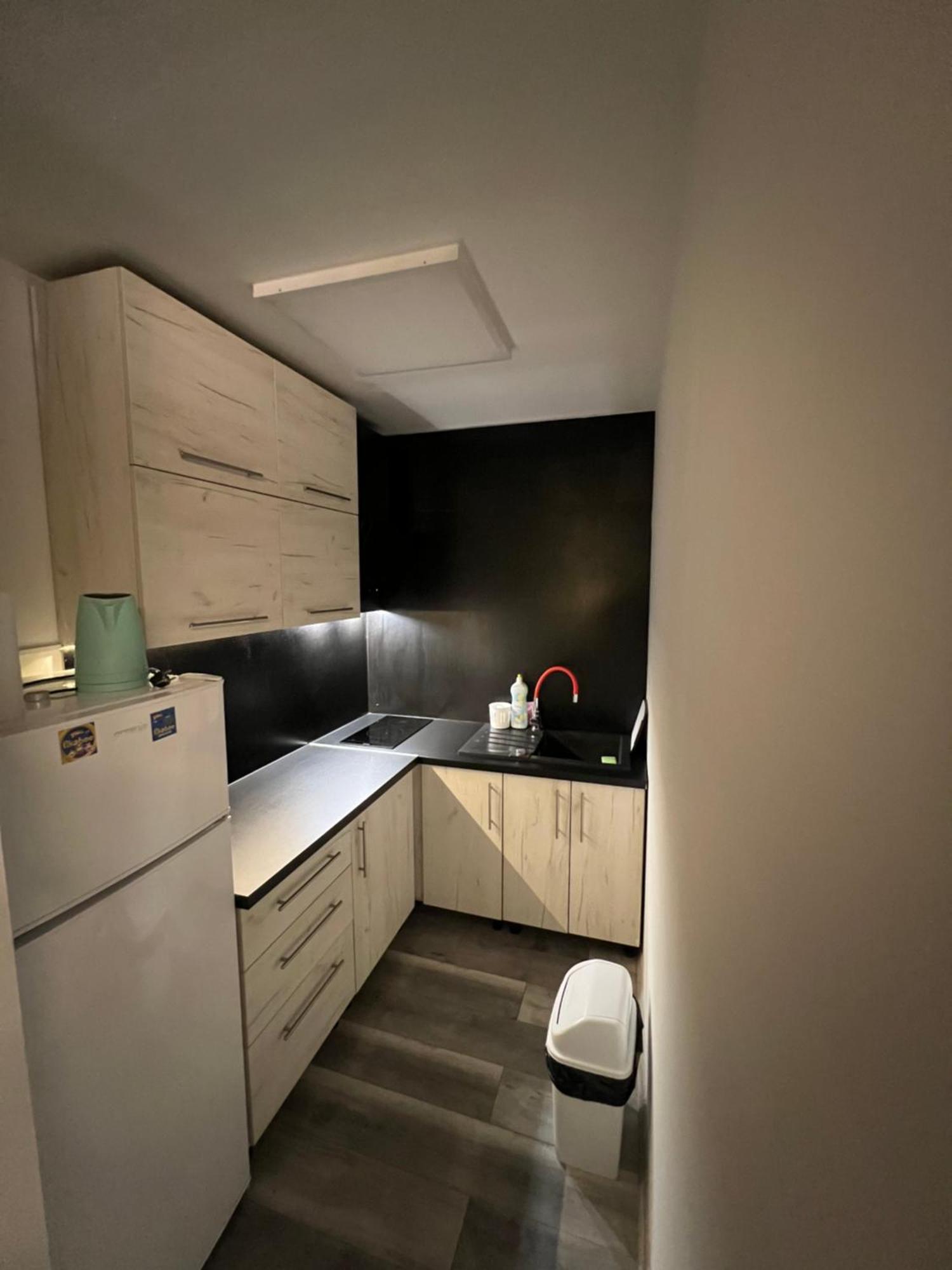 Apartman Omar Stan Na Dan Besplatan Parking Szarajevó Kültér fotó